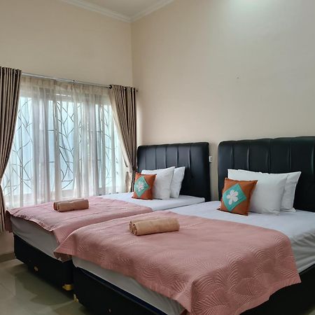 Ndalem Suryo Saptono Guest House Tugu 외부 사진