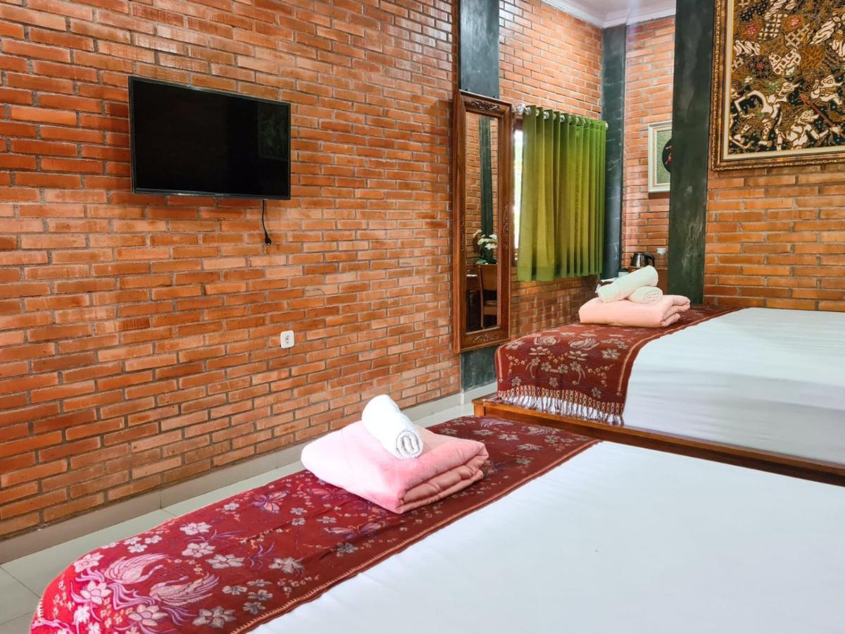 Ndalem Suryo Saptono Guest House Tugu 외부 사진