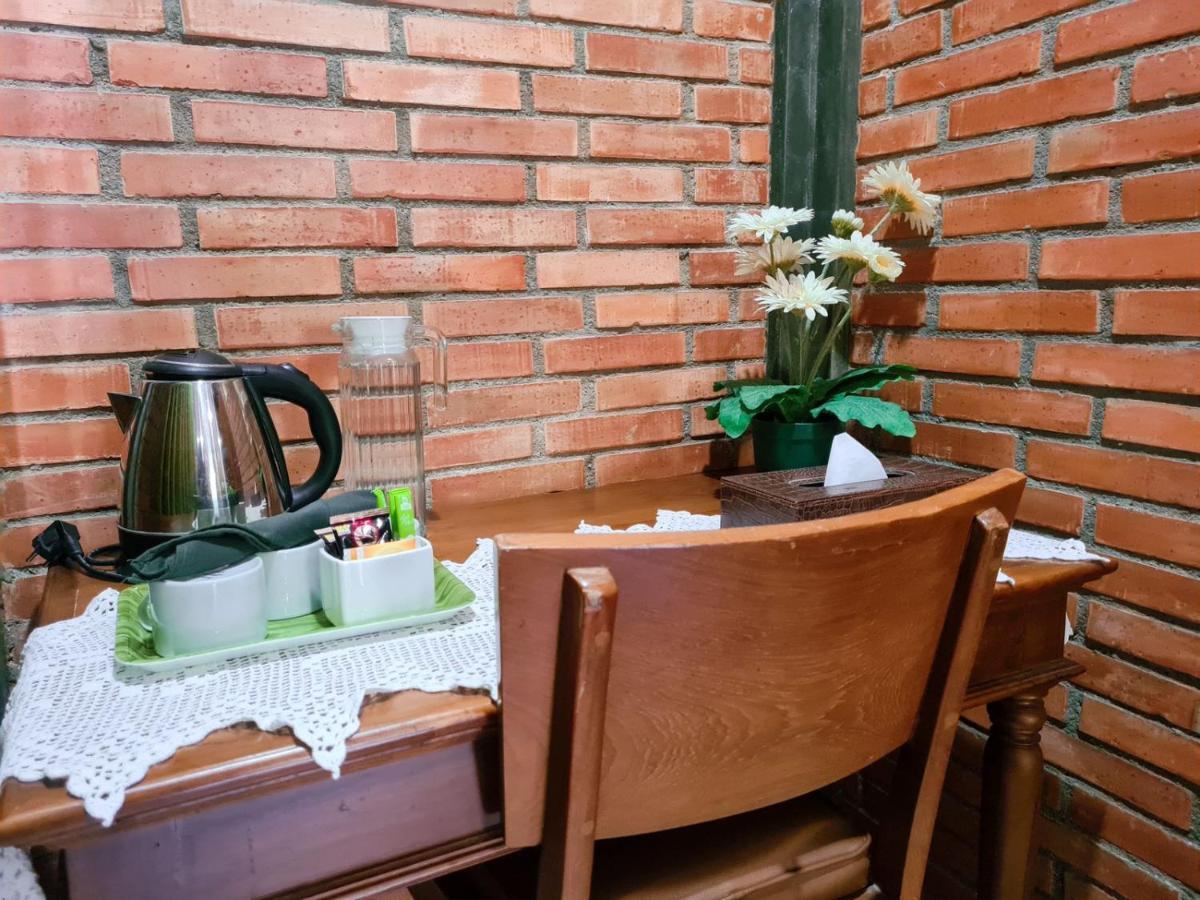 Ndalem Suryo Saptono Guest House Tugu 외부 사진