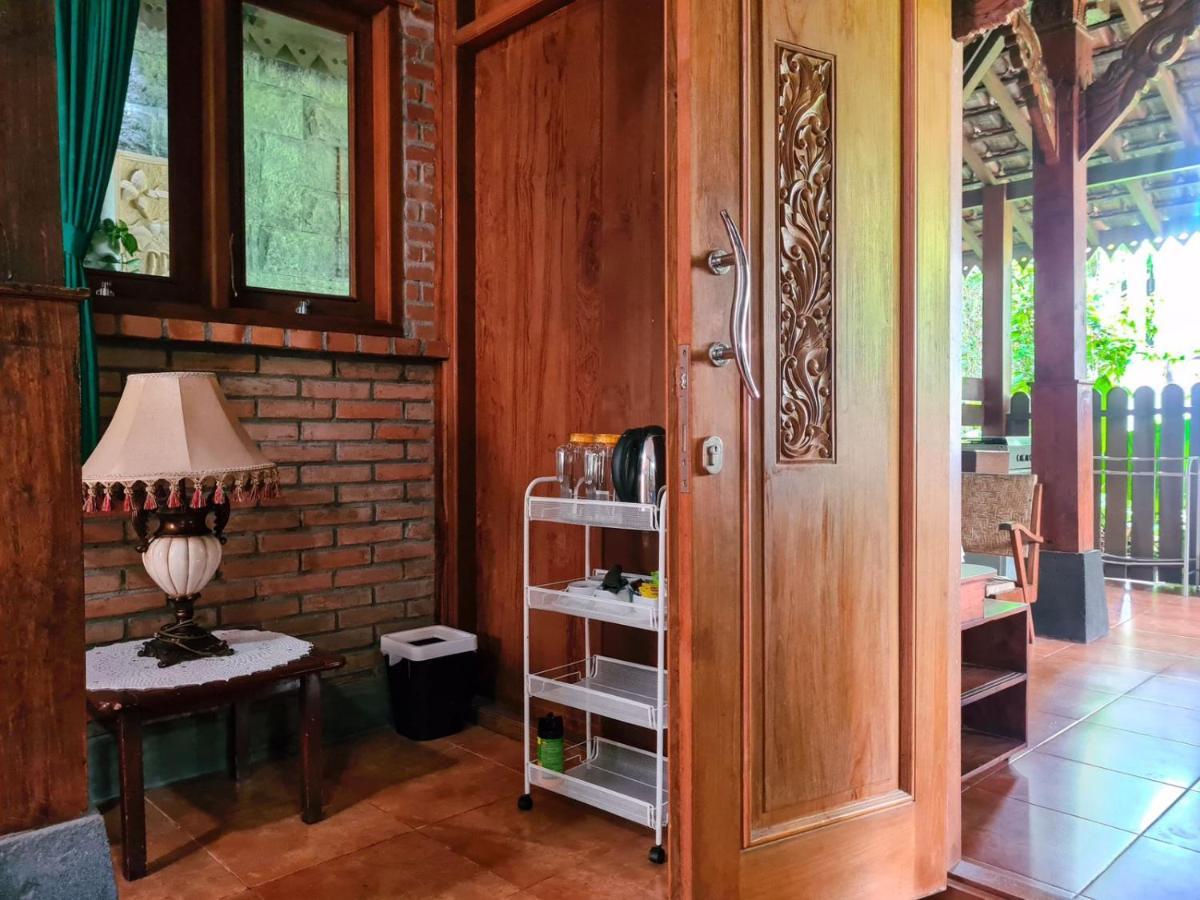 Ndalem Suryo Saptono Guest House Tugu 외부 사진
