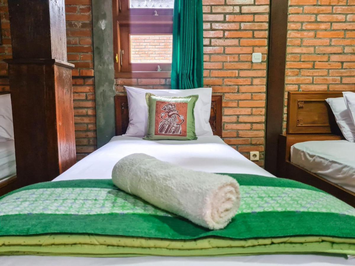 Ndalem Suryo Saptono Guest House Tugu 외부 사진