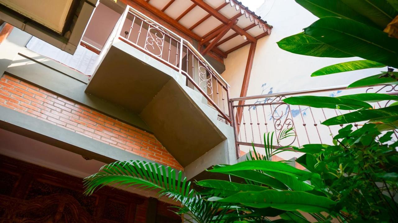 Ndalem Suryo Saptono Guest House Tugu 외부 사진