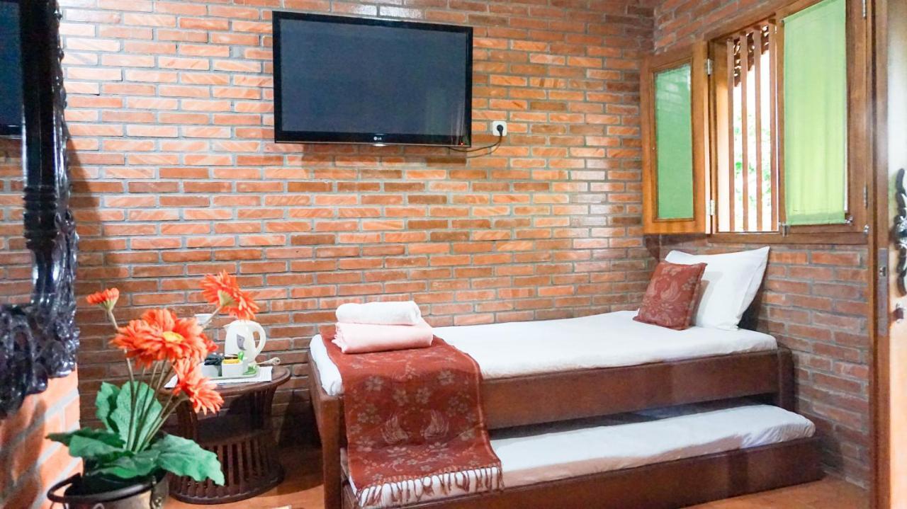 Ndalem Suryo Saptono Guest House Tugu 외부 사진