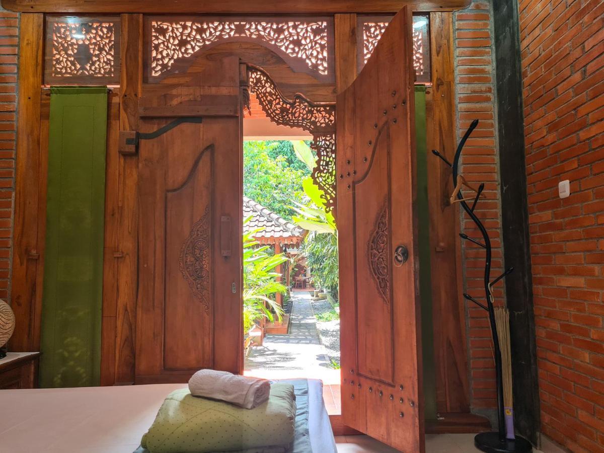 Ndalem Suryo Saptono Guest House Tugu 외부 사진