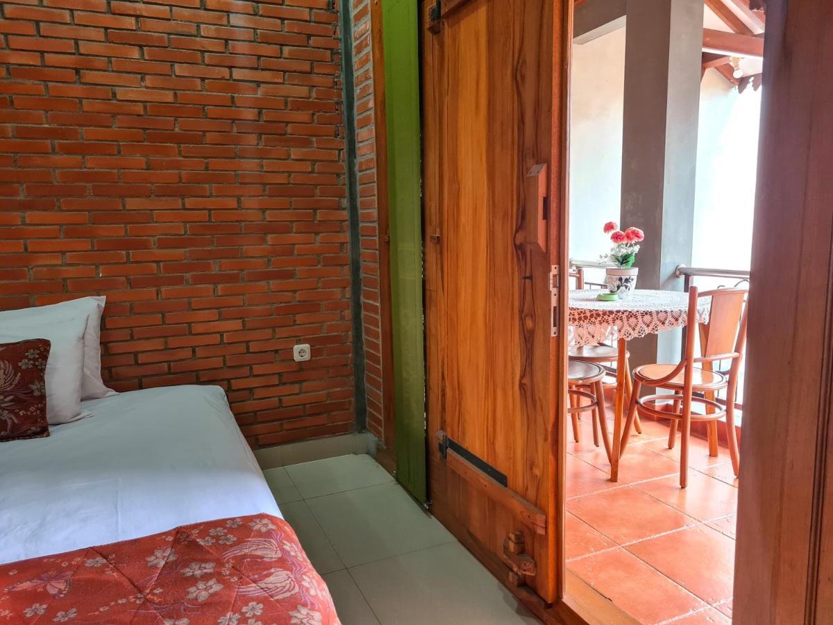 Ndalem Suryo Saptono Guest House Tugu 외부 사진