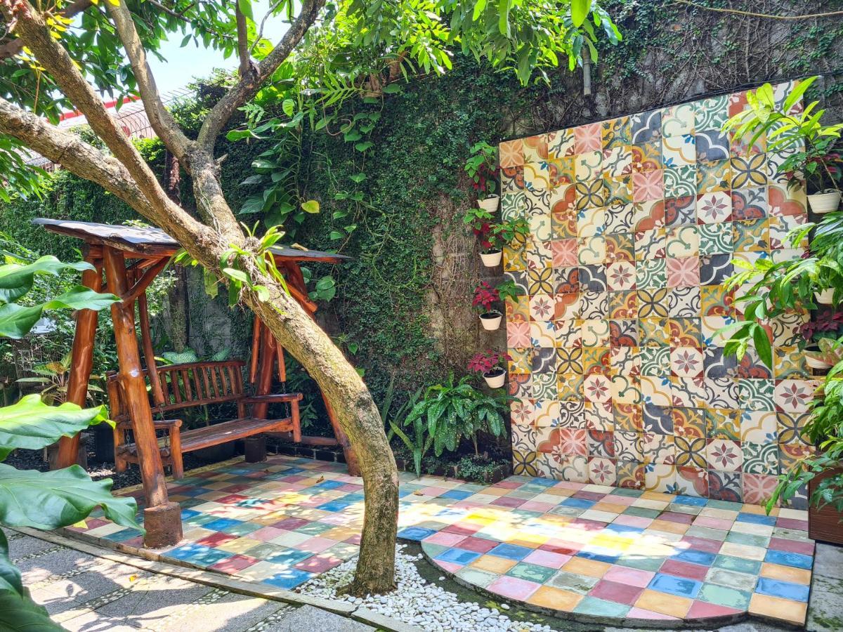 Ndalem Suryo Saptono Guest House Tugu 외부 사진