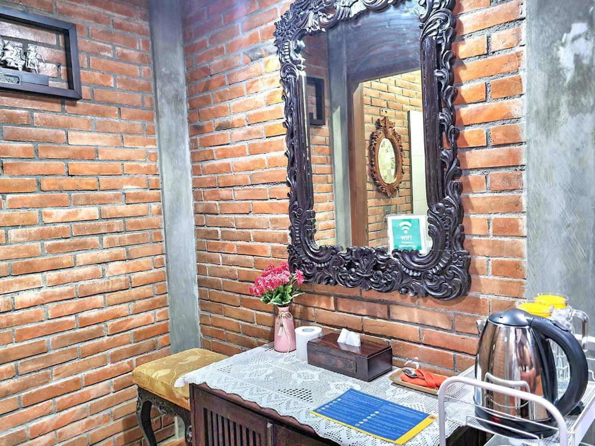 Ndalem Suryo Saptono Guest House Tugu 외부 사진