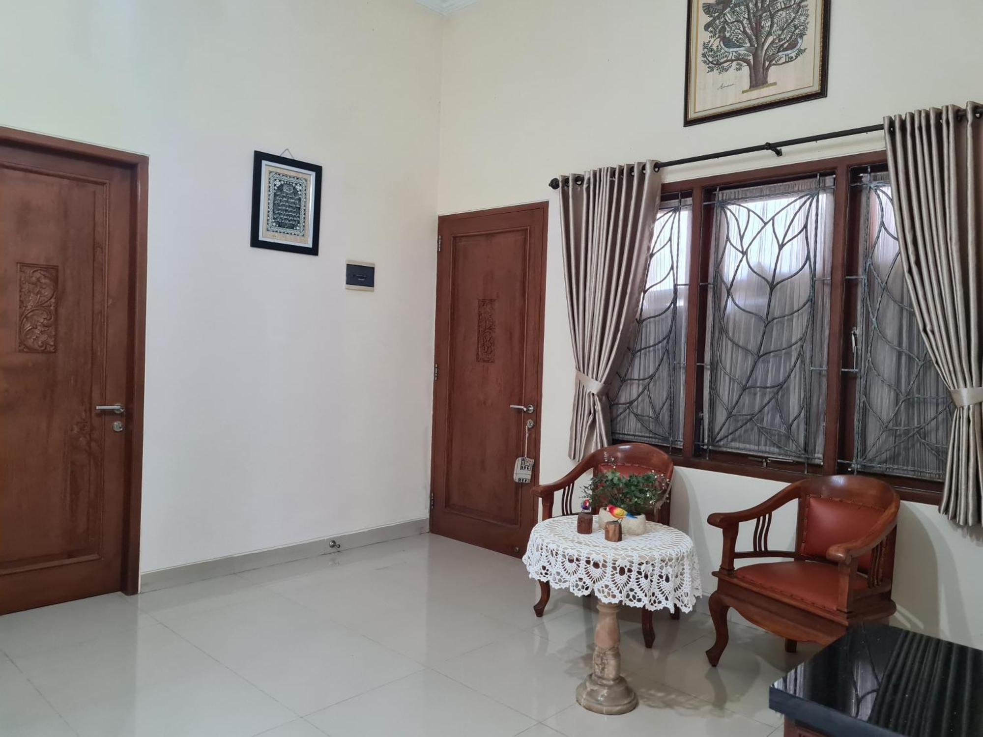 Ndalem Suryo Saptono Guest House Tugu 외부 사진