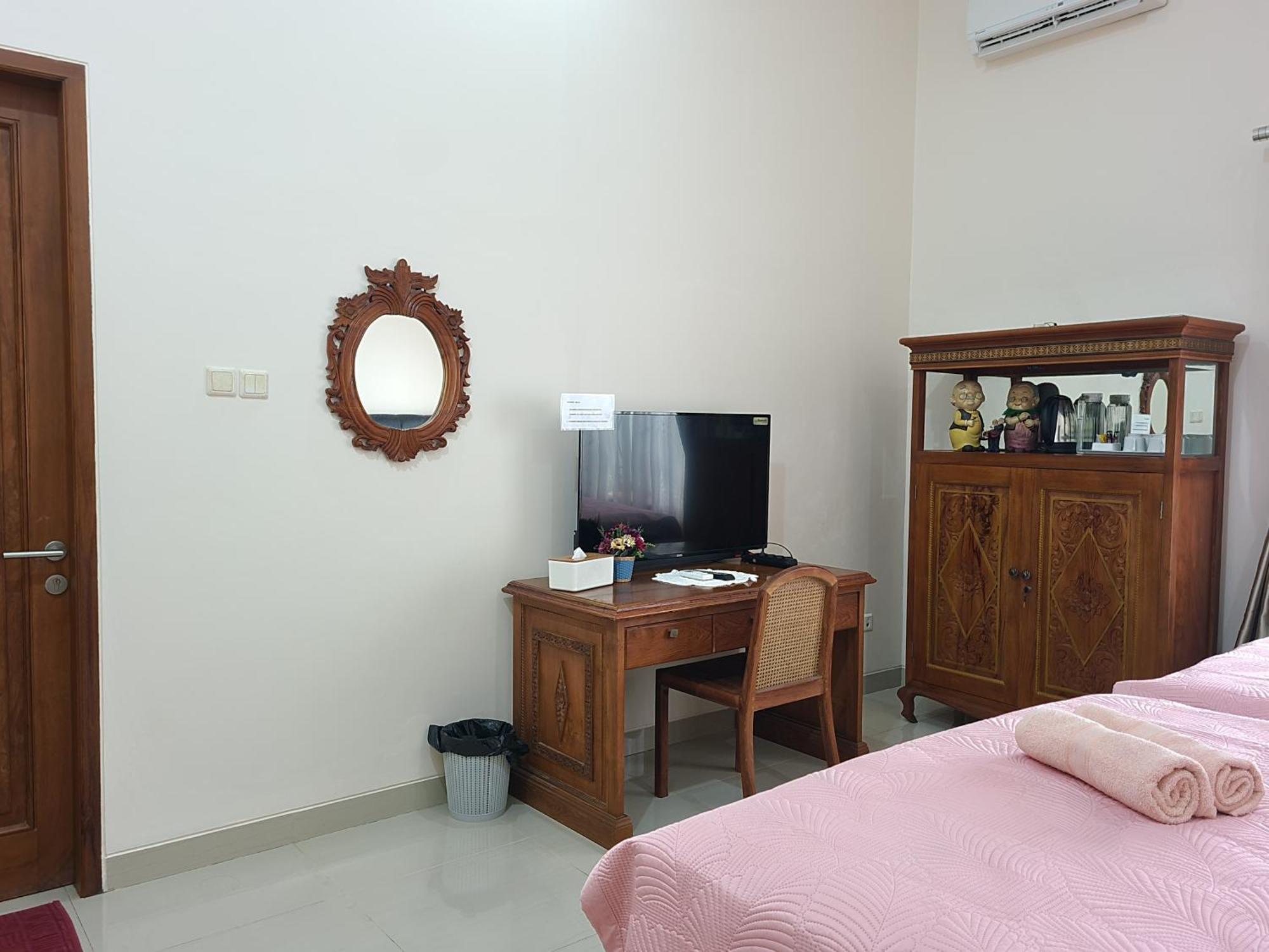 Ndalem Suryo Saptono Guest House Tugu 외부 사진