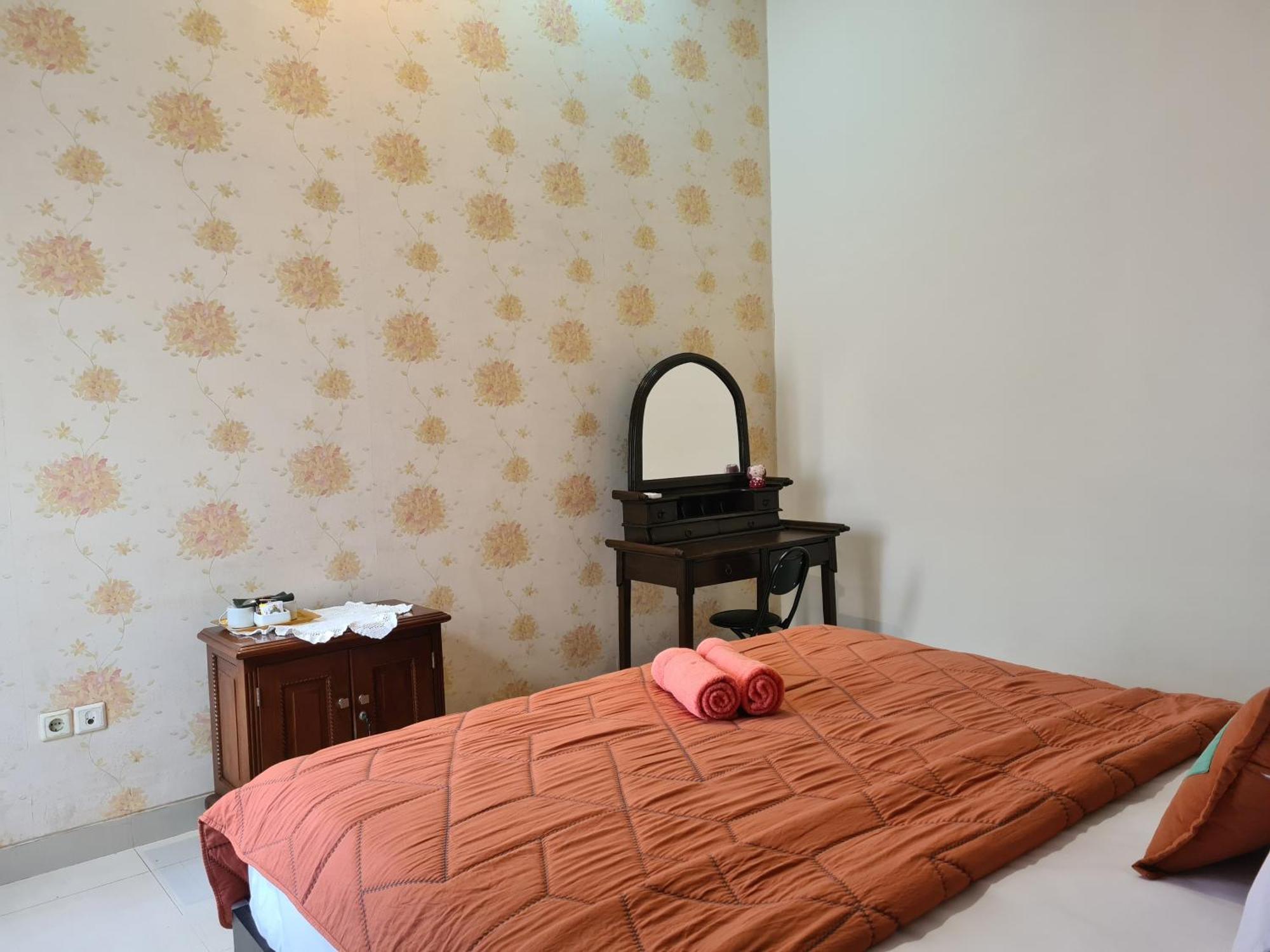 Ndalem Suryo Saptono Guest House Tugu 외부 사진