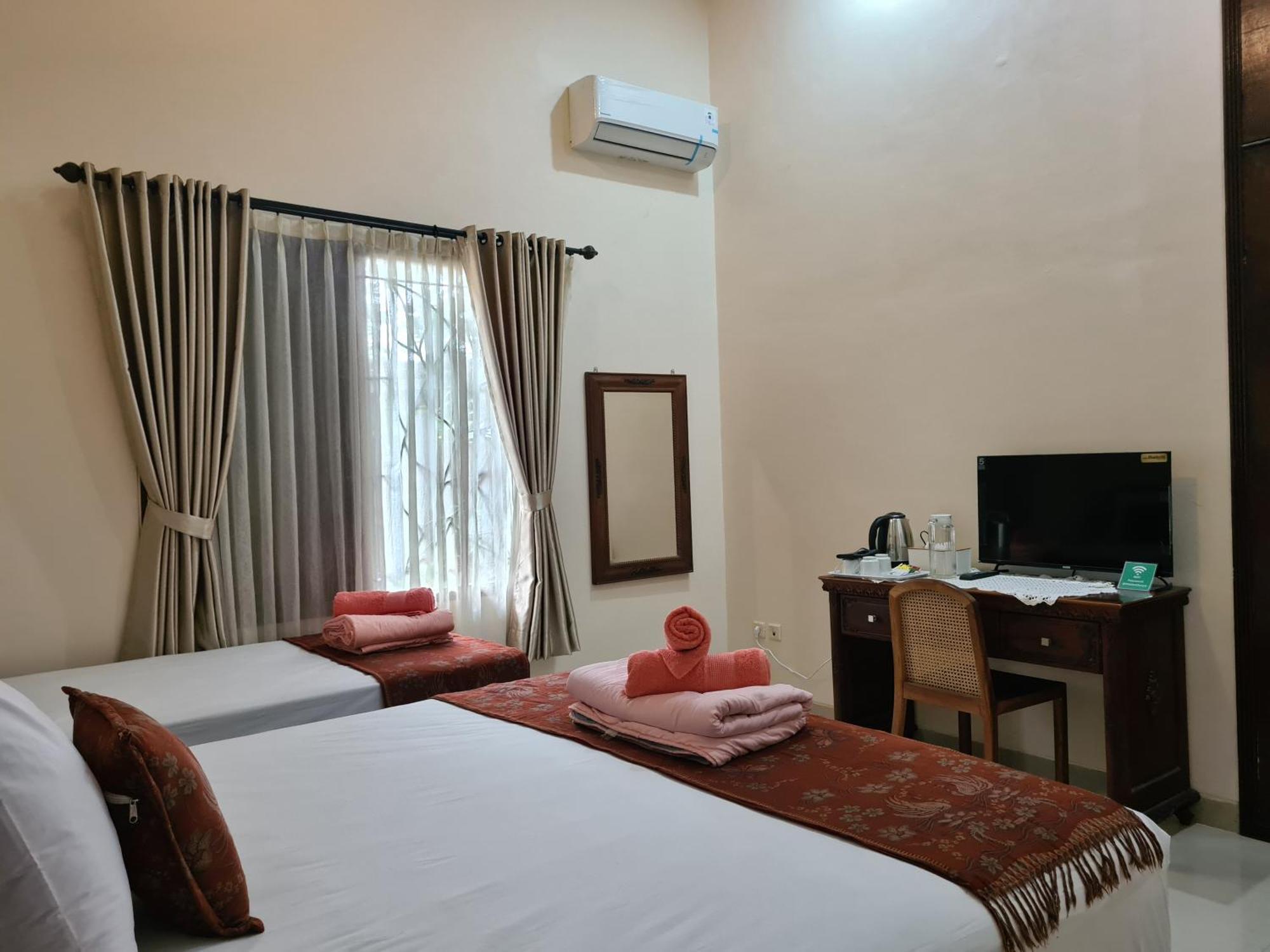 Ndalem Suryo Saptono Guest House Tugu 외부 사진