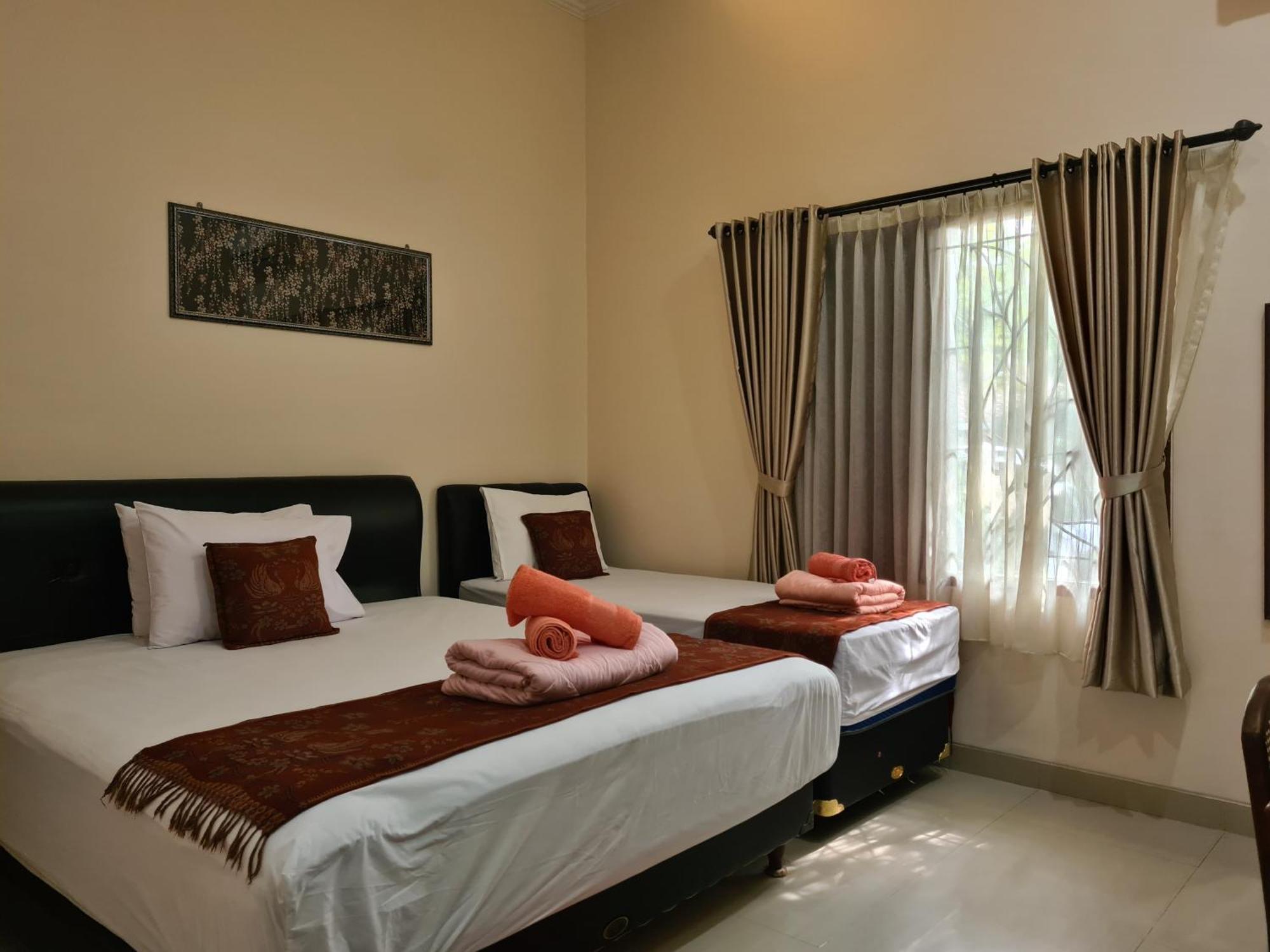 Ndalem Suryo Saptono Guest House Tugu 외부 사진